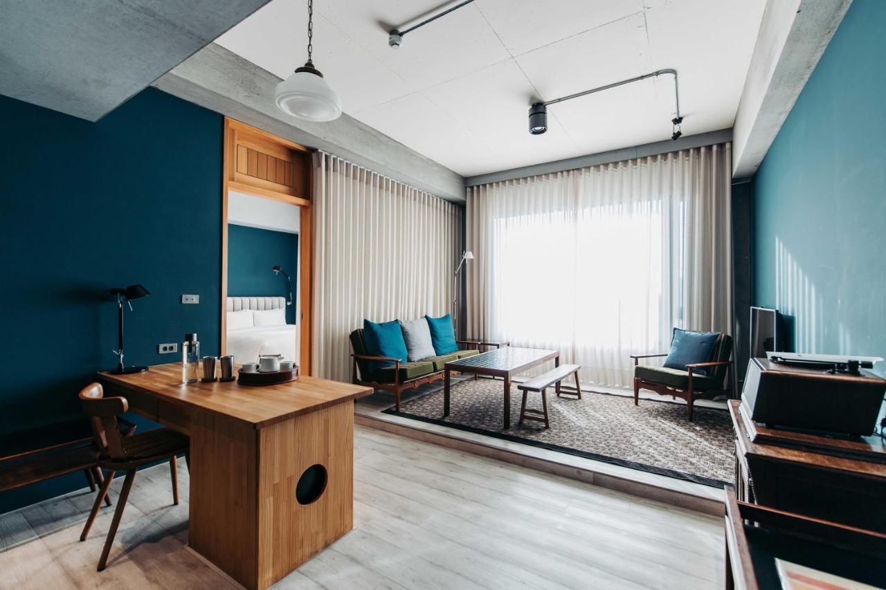 U.I.J Hotel & Hostel Tajnan Kültér fotó
