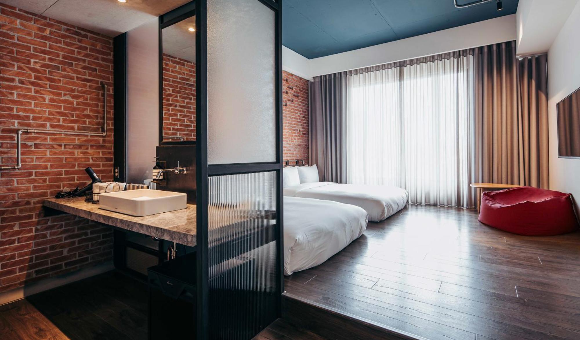 U.I.J Hotel & Hostel Tajnan Kültér fotó